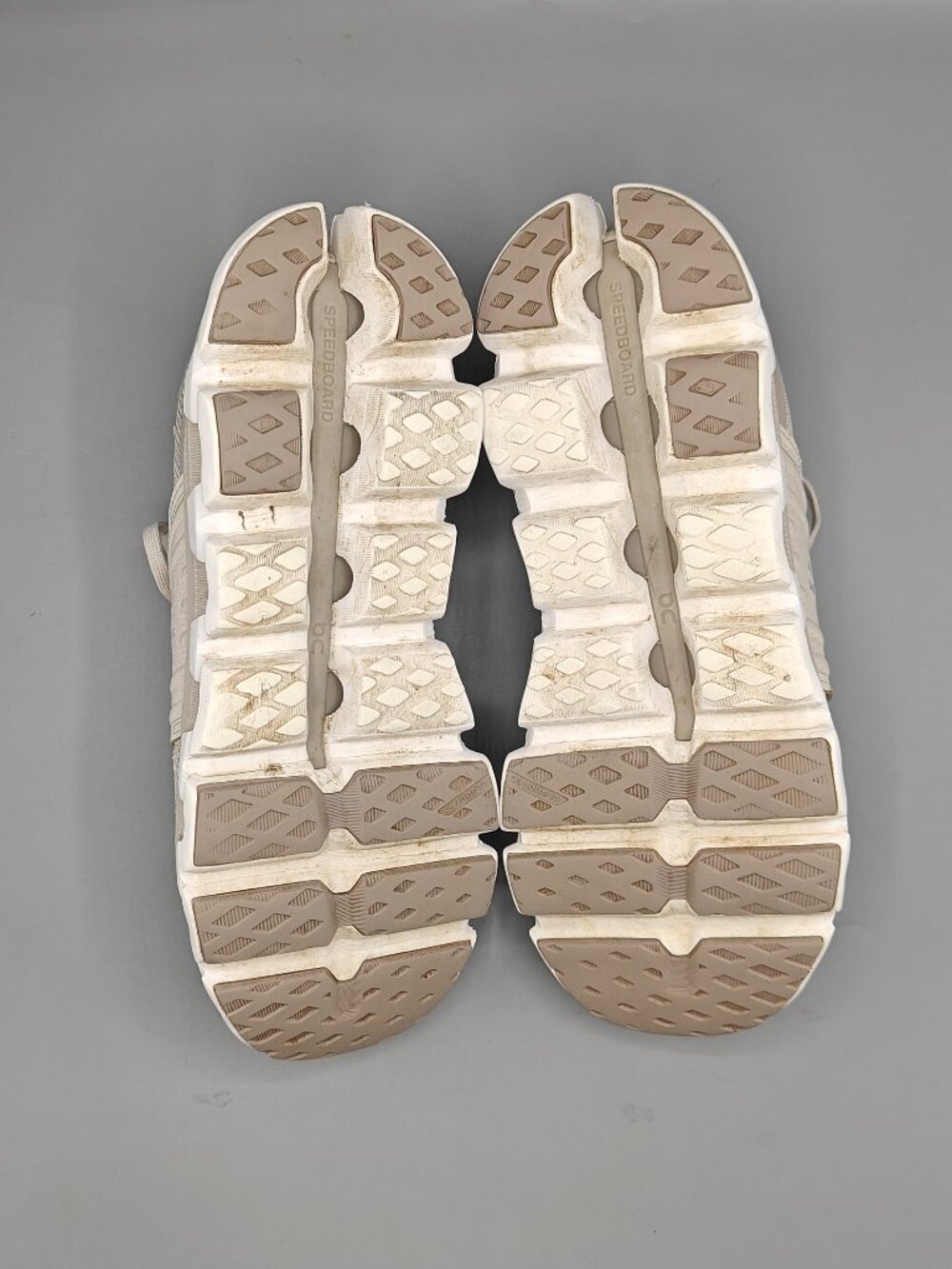 ON CLOUDSWIFT 3 RUNNING SHOES WOMEN'S SIZE 9.5 PEARL FOG 3WD10451020 pre-owned - Picture 9 of 13